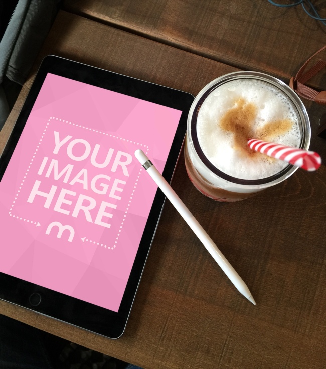 28+ Download Ipad On Table Mockup&nbsp;Psd